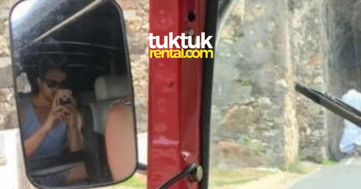 Tuktuk rental review_ Jacqui and Marty