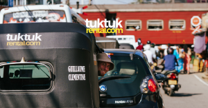 Best way to explore Sri Lanka_ a comparison of self-drive tuktuk, car with driver, bus, and train travel