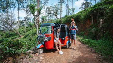 Exploring Sri Lanka by tuktuk with Kids