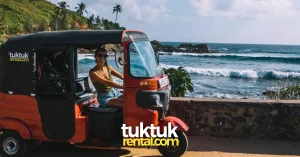 tuktuk nex to beach