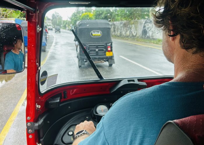 IMG_2479 (1) Jonty Rhodes in Sri Lanka drivin a Tuktuk
