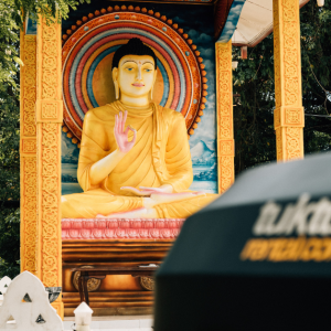 Explore Veseak festival in Sri Lanka with your tuktuk