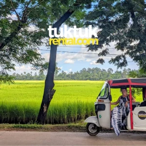 cambodia-white-tuk-lady