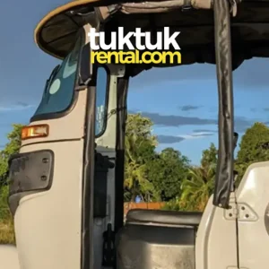 tuktuk-rental-under-rainbow